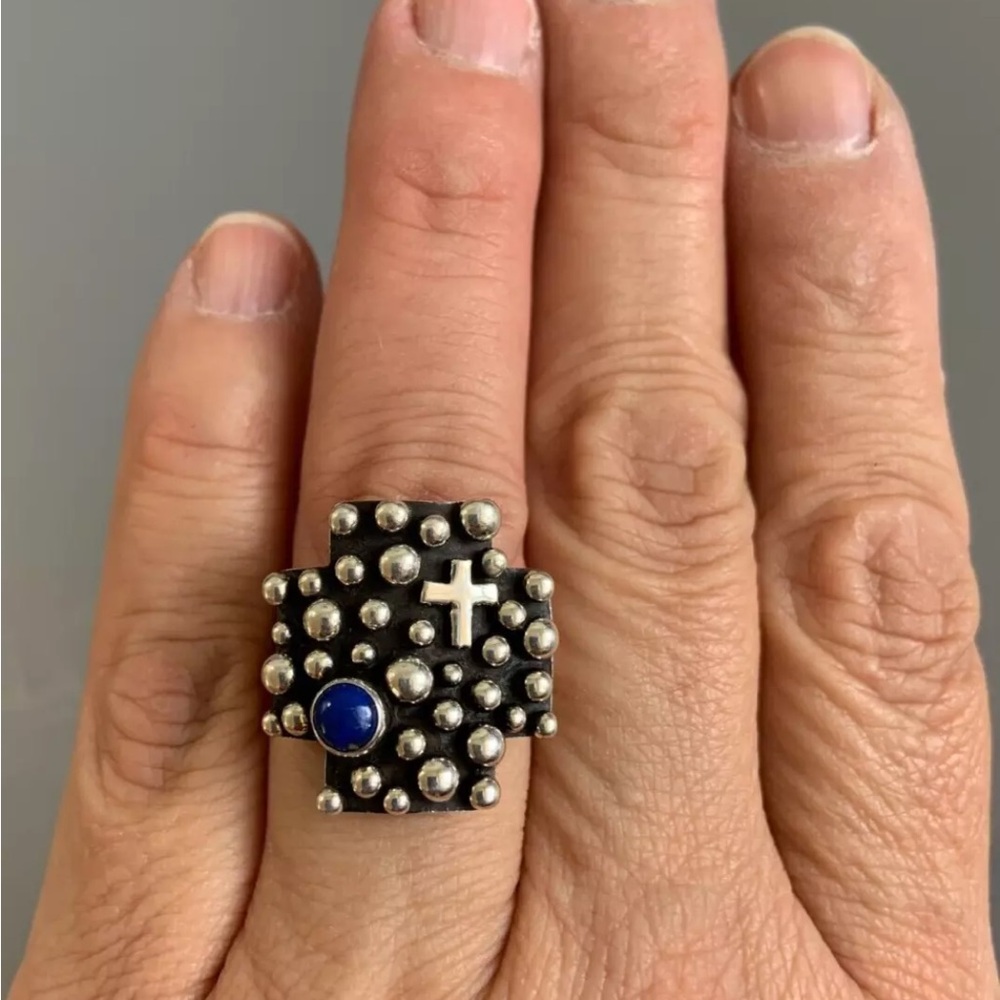 A Douglas solid heavy sterling silver ring lapis stone sz 6